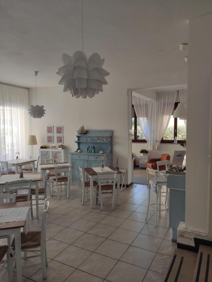 Hotel Imperia Марчана Марина Екстериор снимка