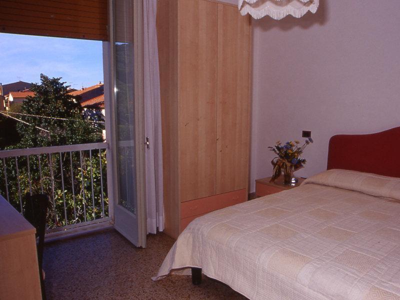 Hotel Imperia Марчана Марина Екстериор снимка