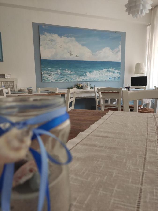 Hotel Imperia Марчана Марина Екстериор снимка